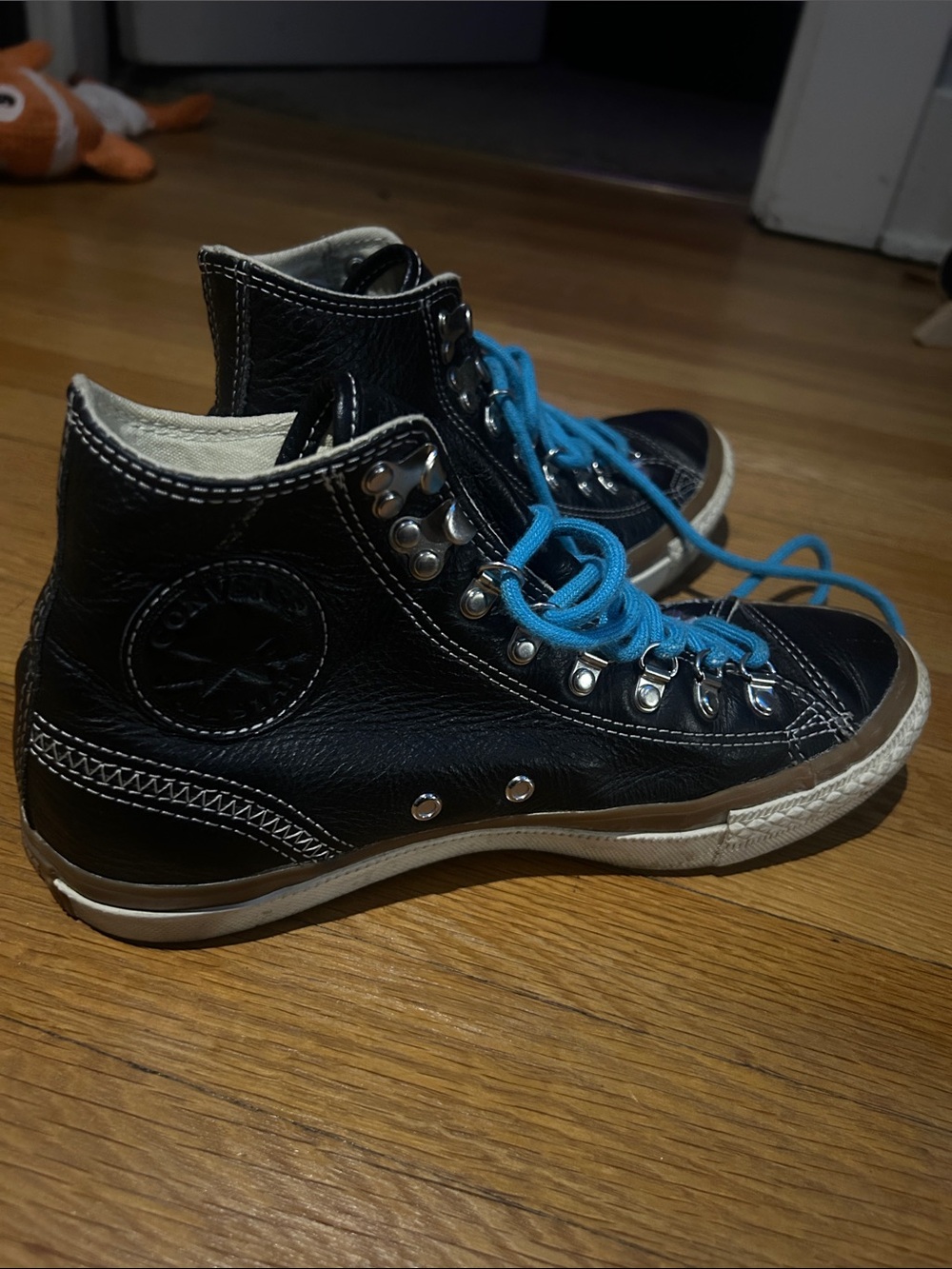 Converse Black Leather Hi Tops with chunky blue laces - Picture 3 of 5